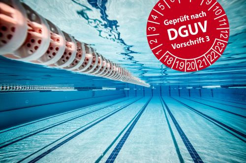 Schwimmbad mit DGUV-Symbol